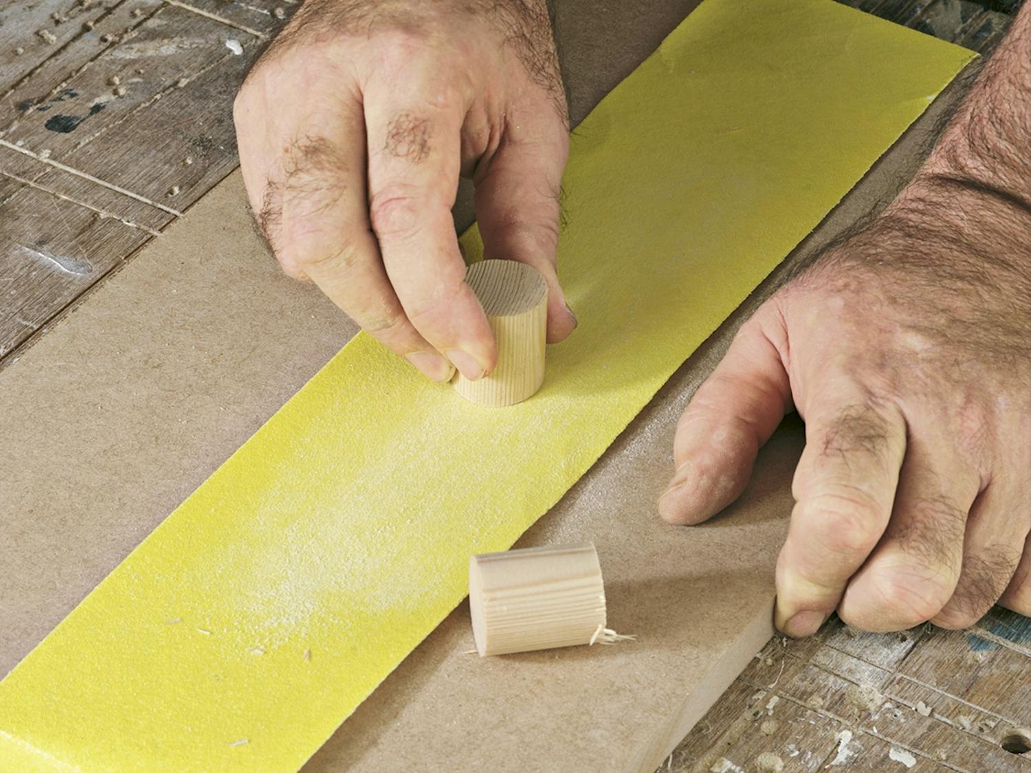 Slipepapir små biter tre